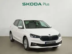 Blanco Usado 2024 Skoda Fabia Selection Utilitario | 19.900 € (Precio justo)