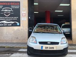 Gris / plata Usado 2007 Ford Fiesta Utilitario | 3450 € (Precio justo)