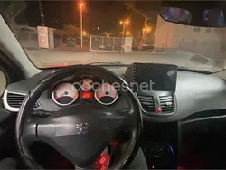 Rojo Usado 2006 Peugeot 207 Berlina | 3000 € (Un poco caro)