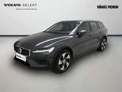Gris Usado 2023 Volvo V60 CC Core Familiar | 38.961 €