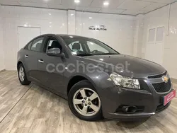 Gris / plata Usado 2012 Chevrolet Cruze LT Berlina | 6300 € (Un poco caro)