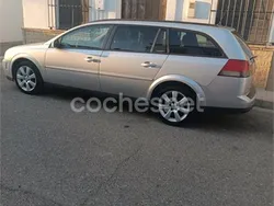 Gris / plata Usado 2005 Opel Vectra Design Edition Familiar | 2700 € (Un poco caro)