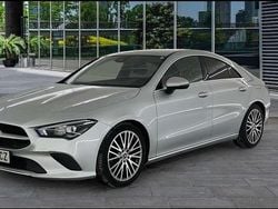 Plateado Usado 2023 Mercedes CLA180 Berlina | 29.800 € (Precio justo)