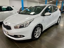 Blanco Usado 2015 Kia Ceed Berlina | 9500 € (Un poco caro)
