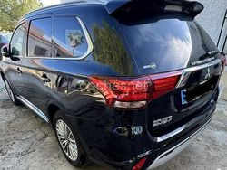 Negro Usado 2020 Mitsubishi Outlander P-HEV Motion SUV | 21.900 € (Precio justo)