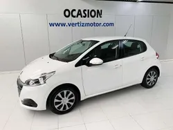 Blanco Usado 2018 Peugeot 208 Active Utilitario | 11.700 € (Caro)