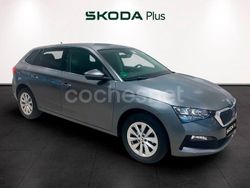 Gris / plata Usado 2024 Skoda Scala Ambition Utilitario | 17.490 € (Precio justo)