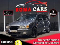 Gris / plata Usado 2005 Hyundai Trajet GLS Monovolumen | 4990 €