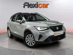 Gris Usado 2023 Seat Arona Style SUV | 14.190 €