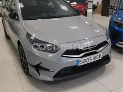 Gris / plata Usado 2024 Kia Ceed Style Berlina | 20.500 € (Precio justo)