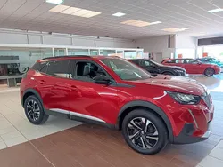 Rojo Usado 2023 Peugeot 2008 Allure SUV | 24.500 € (Un poco caro)