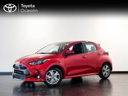 Rojo Usado 2024 Toyota Yaris Hybrid Active | 23.300 € (Precio justo)