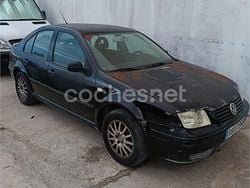 Negro Usado 2002 VW Bora Conceptline Berlina | 1900 €