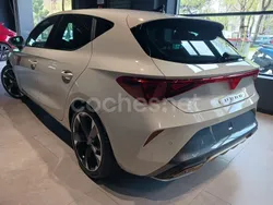 Beige Nuevo 2025 Cupra Leon Berlina | 36.500 € (Precio justo)