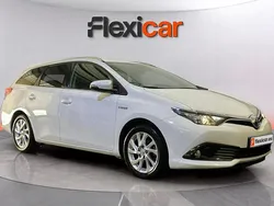 Blanco Usado 2017 Toyota Auris Hybrid Active Familiar | 12.640 € (Buen precio)