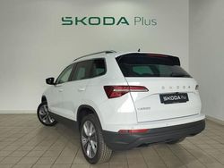 Blanco Nuevo 2025 Skoda Karoq SUV | 33.995 € (Un poco caro)