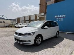 Blanco Usado 2017 VW Touran Advance Monovolumen | 9500 €