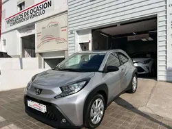 Gris Usado 2023 Toyota Aygo Play Utilitario | 12.995 € (Precio justo)