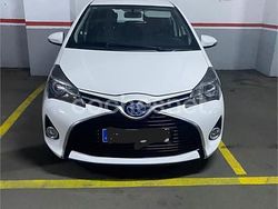 Blanco Usado 2016 Toyota Yaris Hybrid Active Berlina | 8500 €