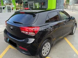 Negro Usado 2017 Kia Rio Berlina | 10.500 € (Precio justo)