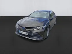 Amarillo Usado 2019 Toyota Camry Business Edition Berlina | 24.900 €