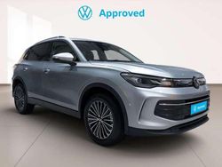 Plateado Usado 2024 VW Tiguan Life SUV | 38.990 € (Un poco caro)