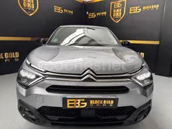 Gris / plata Usado 2023 Citroën C4 Feel Berlina | 15.340 € (Precio justo)