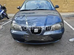Azul Usado 2005 Seat Cordoba Reference Berlina | 3500 € (Un poco caro)