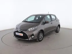 Gris / plata Usado 2017 Toyota Yaris Active Berlina | 12.499 € (Un poco caro)