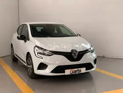 Blanco Usado 2023 Renault Clio V Equilibre Berlina | 16.100 € (Precio justo)