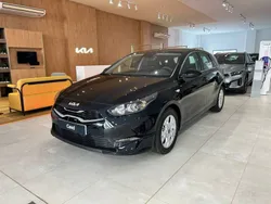 Negro Usado 2023 Kia Ceed Berlina | 21.624 € (Caro)