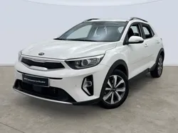 Clear white (ud) Usado 2021 Kia Stonic SUV | 16.495 € (Precio justo)