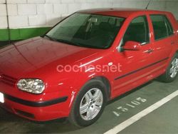 Rojo Usado 2002 VW Golf IV Conceptline Berlina | 2000 € (Super precio)