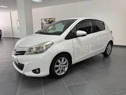 Blanco Usado 2013 Toyota Yaris Active Berlina | 9500 € (Precio justo)