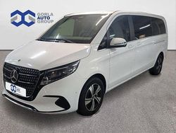 Blanco Usado 2024 Mercedes V220 Avantgarde Monovolumen | 84.490 €
