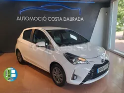Blanco Usado 2017 Toyota Yaris Hybrid Active Berlina | 14.900 € (Un poco caro)