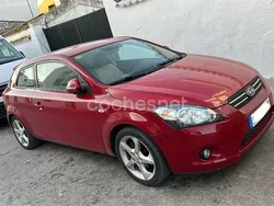 Rojo Usado 2008 Kia ProCeed Utilitario | 4100 €