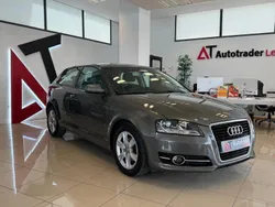 Beige Usado 2011 Audi A3 Ambition Berlina | 7299 € (Precio justo)