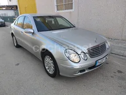 Gris / plata Usado 2003 Mercedes E320 Elegance Berlina | 4900 € (Precio justo)