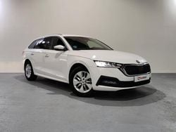 Blanco Usado 2023 Skoda Octavia Ambition Familiar | 22.490 € (Precio justo)