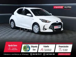 Blanco Usado 2022 Toyota Yaris Hybrid Business Edition Berlina | 18.990 € (Precio justo)