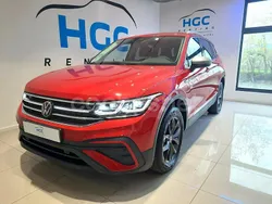 Rojo Usado 2024 VW Tiguan Allspace Life SUV | 38.490 € (Precio justo)