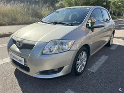 Beige Usado 2008 Toyota Auris Luna Berlina | 4990 € (Precio justo)