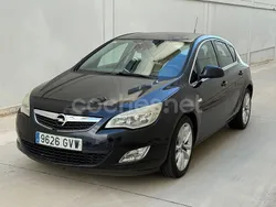Negro Usado 2010 Opel Astra Cosmo Berlina | 3990 € (Buen precio)