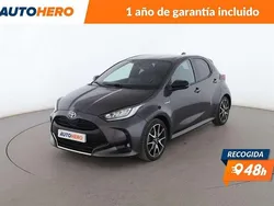 Gris Usado 2021 Toyota Yaris Hybrid Style Berlina | 17.904 € (Un poco caro)