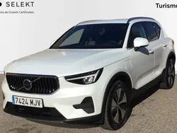 Usado 2023 Volvo XC40 Core SUV | 35.300 € (Precio justo)