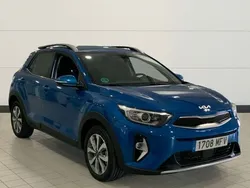 Azul Usado 2023 Kia Stonic SUV | 18.200 € (Un poco caro)