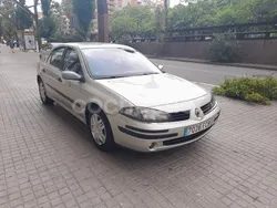 Marrón Usado 2006 Renault Laguna II Authentique Berlina | 2990 € (Un poco caro)