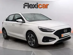 Blanco Usado 2024 Hyundai i30 Berlina | 18.990 € (Precio justo)