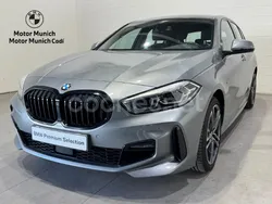 Gris Usado 2023 BMW 118 Comfort Edition Utilitario | 31.590 € (Precio justo)